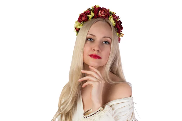 Girl in Ukrainian national costume and flower chaplet — Stock Photo, Image