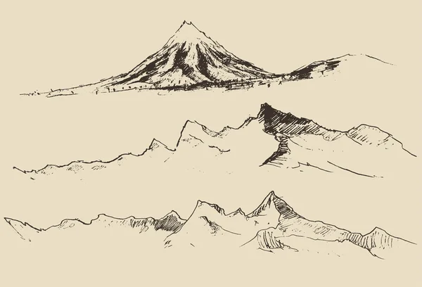 Рука намальовані контури гори — стоковий вектор