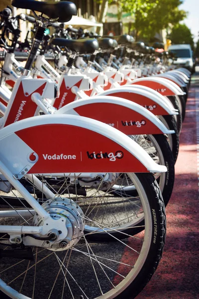 Openbaar vervoer fietsen Vodafone Bicing in Barcelona. — Stockfoto