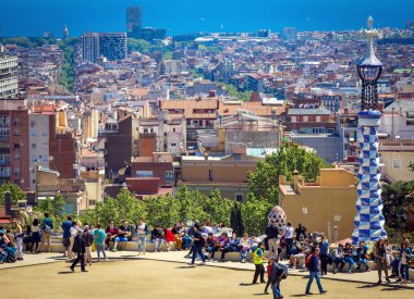 Barcelona ve Park Guell doğal görünümüne
