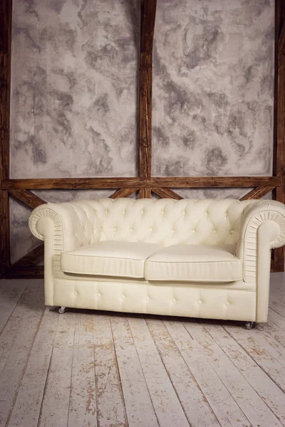 Interior modern ruang dengan sofa putih — Stok Foto