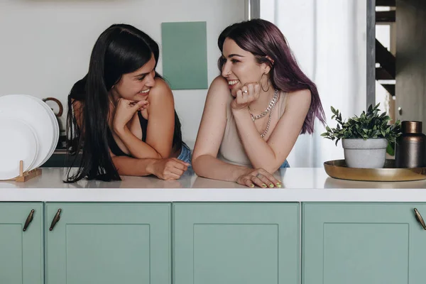 Lgbt Lesbiana Pareja Cocina — Foto de Stock