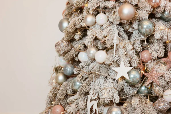 Kerst Achtergrond Met Versierde Kerstboom — Stockfoto