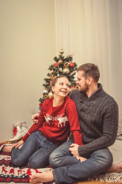 romantik Noel çift evde