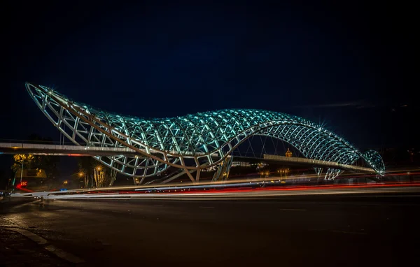 Brug van vrede over de Koera-rivier in Tbilisi — Stockfoto