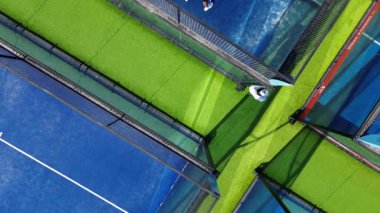 Oyuncuların Maça Taşıdığı Masaüstü Mavi Mahkemeler Drone, Koçluk, Turnuva Yakalıyor