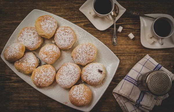 Gepaneerde cake met jam — Stockfoto