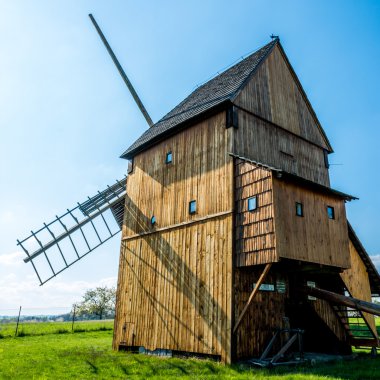 Eski ahşap fırıldak