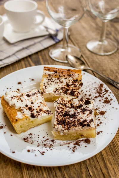 Dessert mit Schlagsahne — Stockfoto