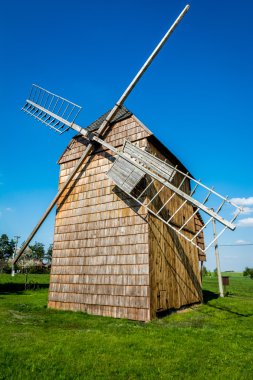 Eski ahşap fırıldak