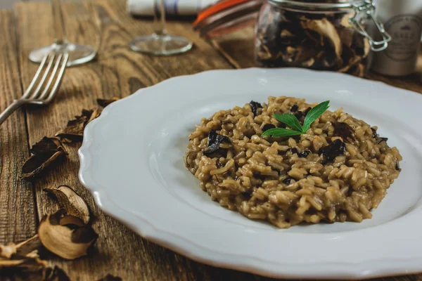 Italiaanse paddestoel risotto — Stockfoto