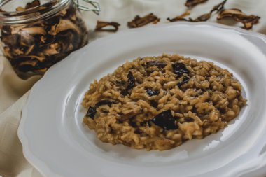İtalyan mantarlı risotto