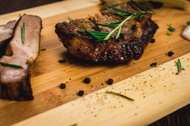 ızgara domuz biftek