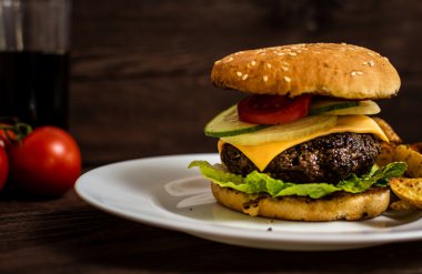 Izgara sığır eti hamburger