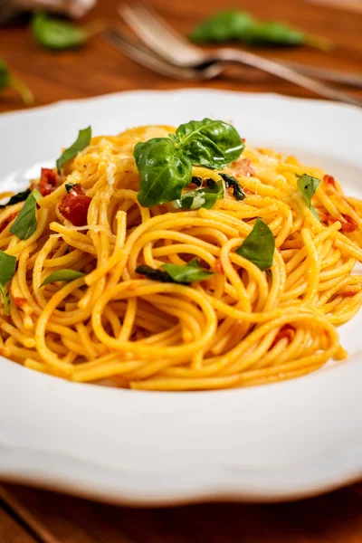 Spaghetti à la sauce tomate — Photo