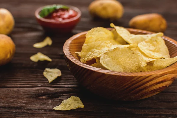 Salzige Kartoffelchips — Stockfoto