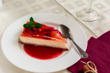 çilek cheescake