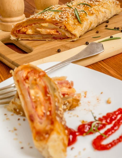 Puff pastry roll — Stock Photo, Image