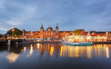 Amsterdam tren istasyonu Hollanda