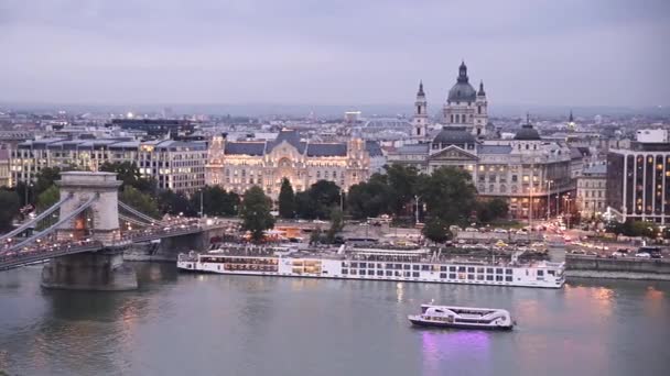 Barcos Orillas Del Danubio Budapest Hungría — Vídeos de Stock