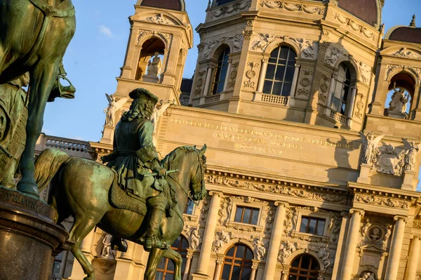 Posąg Jeźdźca Przy Pomniku Marii Teresy Wiedeń Austria — Zdjęcie stockowe