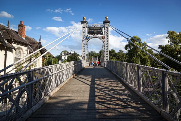Fjädring footbridge chester — Stockfoto