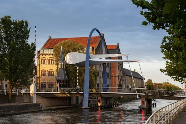 Zvedací most leeuwarden, Nizozemsko — Stock fotografie