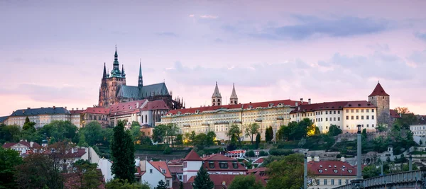 Vista panorámica del horizonte de la praga — Foto de Stock