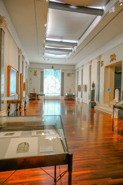 Ιούλιος 2021 Πάρμα Ιταλία Λευκή Αίθουσα Έκθεση Τέχνης Παράθυρα Οροφή — Φωτογραφία Αρχείου