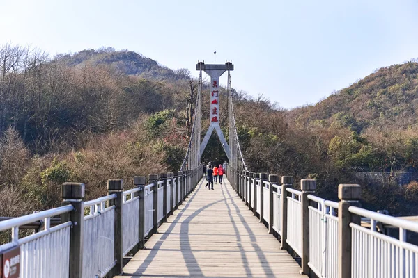 Hunan, Zhangjiajie - Março 01, 2016: Ponte Tianmenshan em Tian — Fotografia de Stock