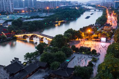 Çin, Hangzhou - Haziran 23: The Grand Canal, Unesco Dünya Mirası dünya ve ünlü bir turizm en uzun yapay nehir 23 Haziran 2016 üzerinde hangzhou, Çin'de.