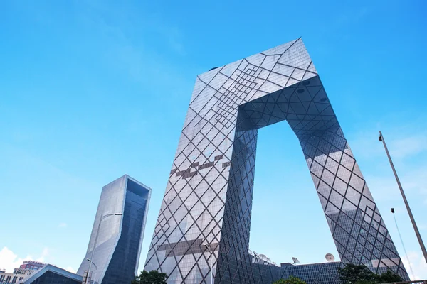 Het CCTV hoofdkwartier is een 234 m (768 ft), 44-Story wolkenkrabber in Beijing Central Business District (CBD). — Stockfoto