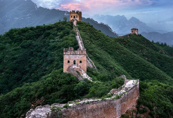 La Gran Muralla de China: 7 mujeres del mundo . —  Fotos de Stock