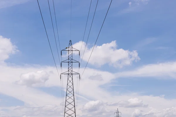 Torre de transmissão de eletricidade — Fotografia de Stock