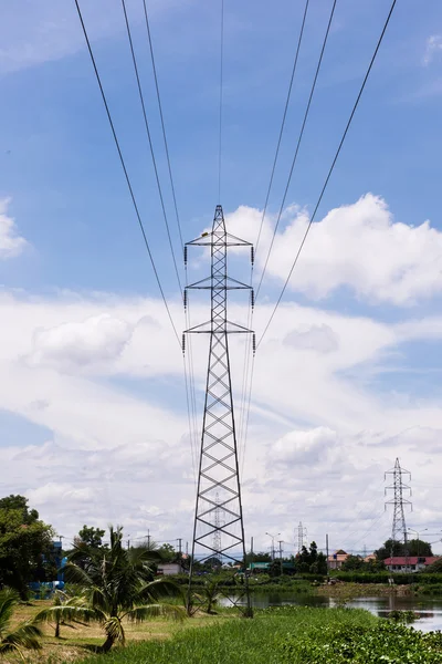 Torre de transmissão de eletricidade — Fotografia de Stock