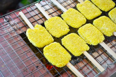 ızgara yapışkan pirinç