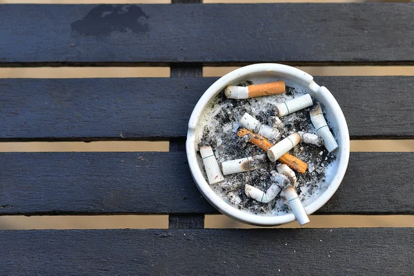 Cigarette in the tray — Stock Photo, Image