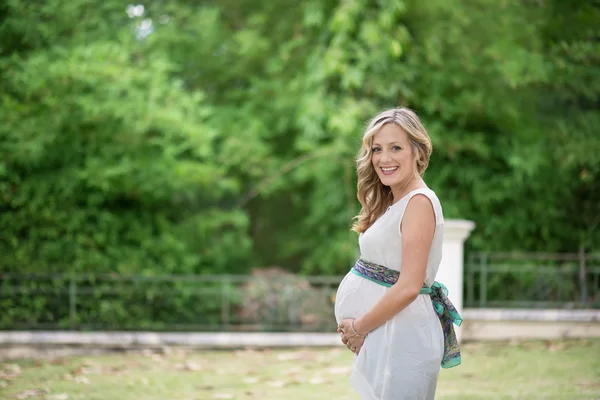 Image of pregnant woman — Stock Photo, Image