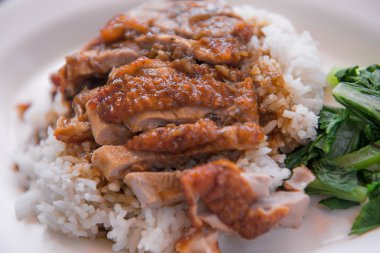 Pirinç kavrulmuş duck ve sebze ile