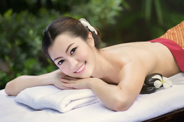 Mooie Aziatische meisje en Wellness — Stockfoto