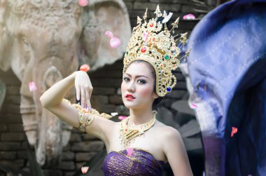 Taylandlı kadınlar ulusal kostüm