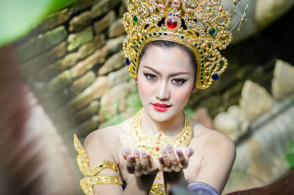 Donne thailandesi in costume nazionale — Foto Stock