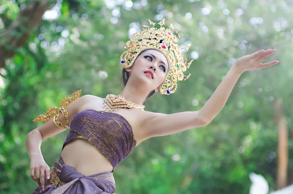 Donne thailandesi in costume nazionale — Foto Stock