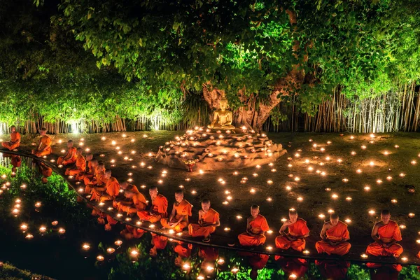 Visakha Puja Day,The ceremony is held to commemorate the birth of Buddha, enlightenment and death — ストック写真