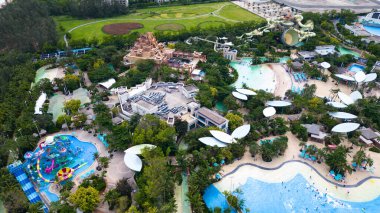 Sanya, Çin-OCT 21, 2025-Atlantis Oteli Sanya 'nın havadan çekilmiş fotoğrafı Hainan Adası' ndaki oteller, restoranlar, alışveriş merkezleri ve su parklarını kapsayan tek durak eğlence merkezidir..