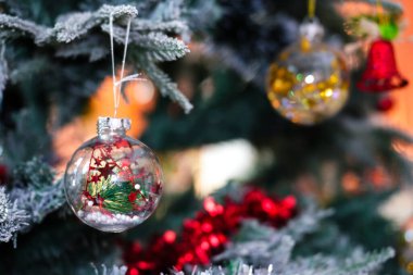 Festival için Noel Ağacı süslemesi