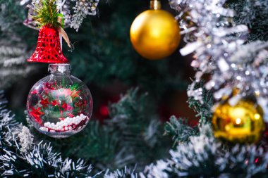 Festival için Noel Ağacı süslemesi