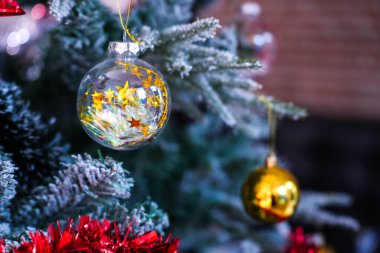 Festival için Noel Ağacı süslemesi