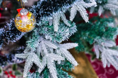 Festival için Noel Ağacı süslemesi