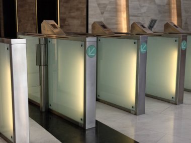 Ofis binasının tarayıcı kapısı.